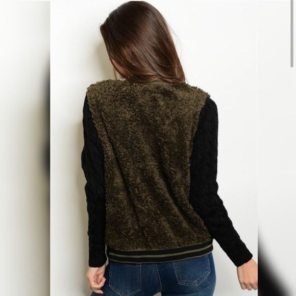 Fuzzy cable knit bomber S/M/L - Picture 2 of 6